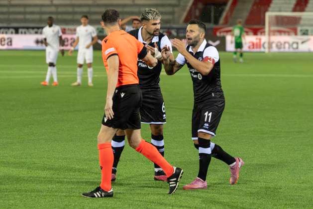 From left to right Referee Darren England, ENG, Antonios Papadopoulos, Renato Steffen, FCL, FC Lugano CFR Cluj, Qualifying round UEFA Europa League, Football, 24 07 2025