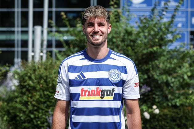 sports, football, 3 league season 2025 2026 team and portrait photo appointment MSV Duisburg 24 07 2025, schauinsland reisen arena Tobias Fleckstein MSV Duisburg, 5 Duisburg schauinsland reisen arena Nordrhein Westfalen Germany
