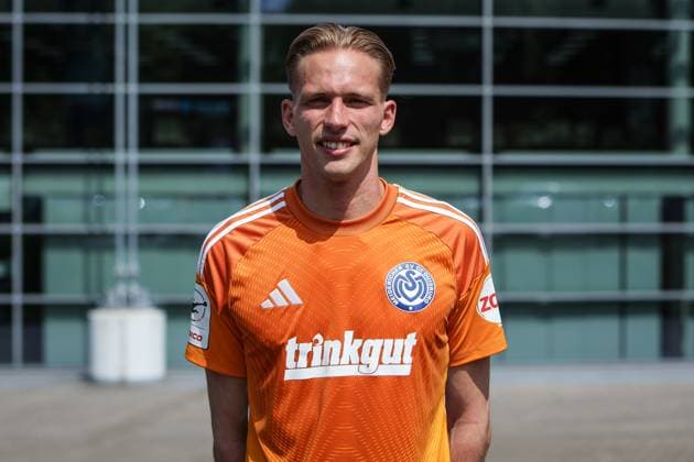 sports, football, 3 league season 2025 2026 team and portrait photo appointment MSV Duisburg 24 07 2025, schauinsland reisen arena Julius Paris MSV Duisburg, 24 Duisburg schauinsland reisen arena Nordrhein Westfalen Germany