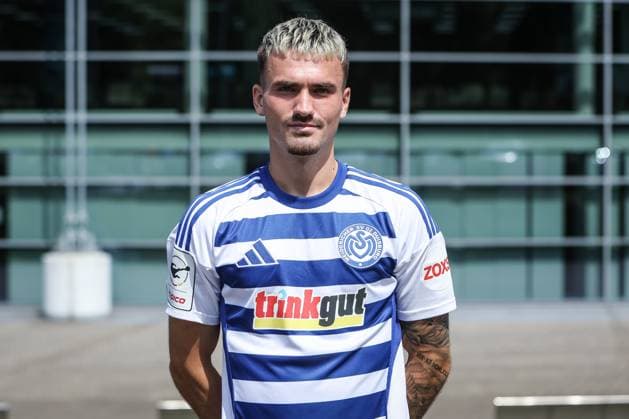 Sports, football, 3 league season 2025 2026 team and portrait photo appointment MSV Duisburg 24 07 2025, schauinsland reisen arena Dennis Borkowski MSV Duisburg, 25 Duisburg schauinsland reisen arena Nordrhein Westfalen Germany