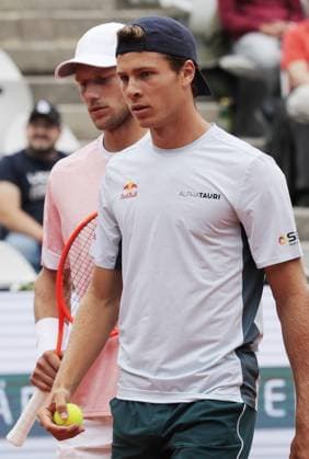 TENNIS - ATP, Tennis Herren Generali Open 2025 KITZBUEHEL,AUSTRIA,25.JUL.25 - TENNIS - ATP World Tour, Generali Open. Image shows Neil Oberleitner (AUT) and Joel Schwaerzler (AUT).  GEPAxpictures xMatthiasxHauer