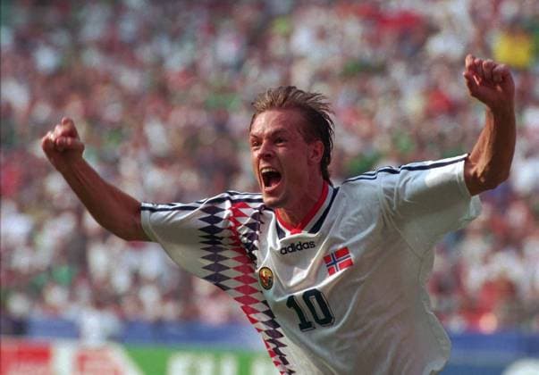 historiskebilder Washington USA 19940619 VM i fotball Norge Mexico 1-0. Fotballspilleren KJETIL REKDAL jubler etter a historiskebilder Washington USA 19940619 VM i fotball Norge Mexico 1-0. Fotballspilleren KJETIL REKDAL jubler etter a ha scoret seiersmalet. Foto: Bjorn Sigurdson NTB NTB Bildet var arets bilde i klassen for 1994. Washington USA EDITORIAL USE ONLY Ref:_SPOVlPKqC7h-UU.jpg *** historical images Washington USA 19940619 World Cup in soccer Norway Mexico 1 0 The soccer player KJETIL REKDAL celebrates after scoring the winning goal Photo Bjorn Sigurdson NTB NTB The picture was the picture of the year in the sports class for 1994 Washington USA EDITORIAL USE ONLY  EDITORIAL USE ONLY. RESTRICTED USE FOR BETTING COMPANIES Ref:_SPO0240288515st.jpg *** historical images Washington USA 19940619 World Cup soccer Norway Mexico 1 0 The soccer player KJETIL REKDAL celebrates after scoring the winning goal Photo Bjorn Sigurdson NTB NTB The picture was the picture of the year in the category sport for 1994 Washington USA EDITORIAL USE ONLY Ref SPOVlPKqC7h UU jpg historical images Washington USA 19940619 World Cup in soccer Norway Mexico 1 0 The soccer player KJETIL REKDAL celebrates after scoring the winning goal Photo Bjorn Sigurdson NTB NTB The picture was the picture of the year in the sports class for 1994 Washington USA EDITORIAL USE ONLY  EDITORIAL USE ONLY RESTRICTED USE FOR BETTING COMPANIES  Copyright: xIMAGO NTBx