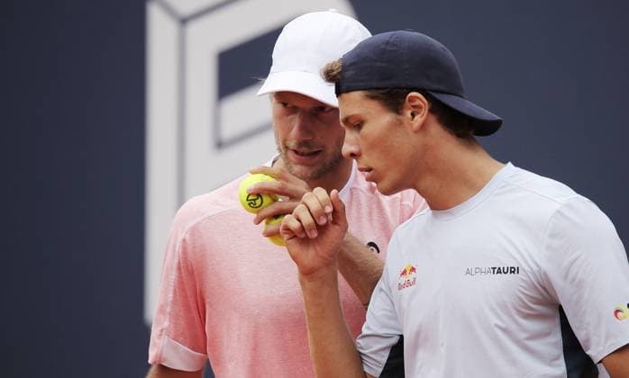 TENNIS - ATP, Tennis Herren Generali Open 2025 KITZBUEHEL,AUSTRIA,25.JUL.25 - TENNIS - ATP World Tour, Generali Open. Image shows Neil Oberleitner (AUT) and Joel Schwaerzler (AUT).  GEPAxpictures xMatthiasxHauer