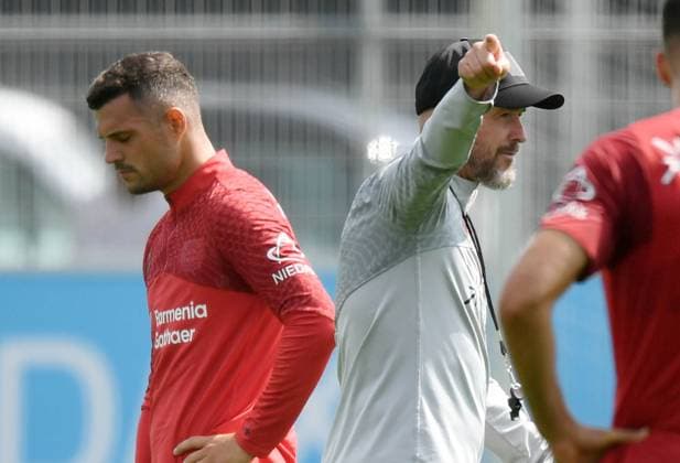 25 07 2025, xophax, Soccer 1 Bundesliga, Bayer 04 Leverkusen Training Bayer 04 Preparation Bundesliga Erik ten Hag , right and Granit Xhaka DFL DFB REGULATIONS PROHIBIT ANY USE OF PHOTOGRAPHS as IMAGE SEQUENCES and or QUASI VIDEO Leverkusen