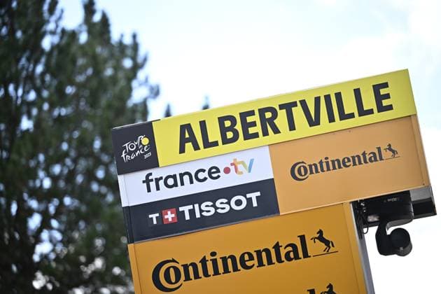 The start of stage 19 of the 2025 Tour de France cycling race, from Albertville to La Plagne (130km), on Friday 25 July 2025 in France. The 112th edition of the Tour de France starts on Saturday 5 July in Lille, France, and will finish in Paris, France on the 27th of July. JASPERxJACOBS  x129987619x
