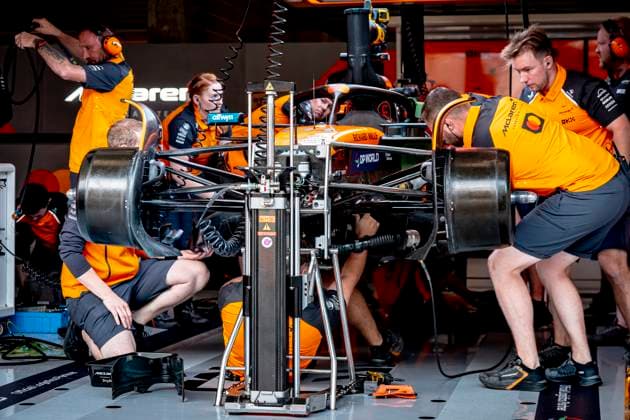 pitbox of Formule 1 driver Oscar Piastri of McLaren during the free practice Grand Prix Formula 1 Spa Francorchamps 2025 at the Circuit Spa Francorchamps for the Formula 1 Moët Chandon Belgium Grand Prix 2025 season 2025 2026 in SPA, Belgium on 25 july 2025, photo by Marcel van Dorst EYE4images DeFodi Images