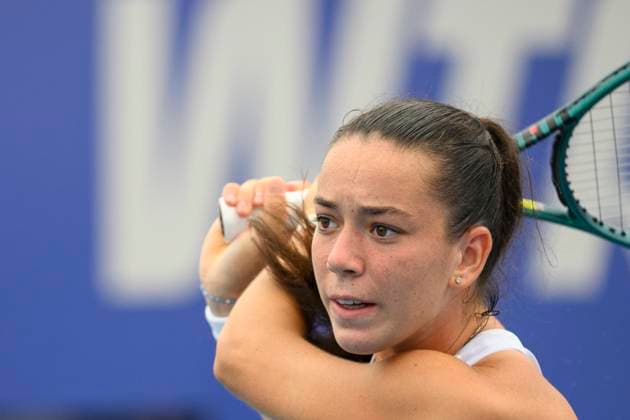 Czech tennis player Tereza Valentova playes against Czech Marie Bouzkova at the WTA, Tennis Damen Livesport Prague Open 2025 women s singles semifinals on the courts of TK Sparta Prague, in Prague, Czech Republic, on July 25, 2025. (CTKxPhoto MichalxKamaryt) CTKPhotoP2025072504845  CTKPhotoP2025072504845