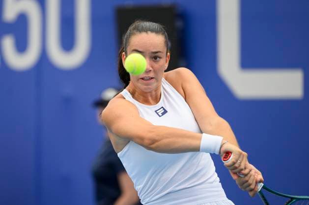 Czech tennis player Tereza Valentova playes against Czech Marie Bouzkova at the WTA, Tennis Damen Livesport Prague Open 2025 women s singles semifinals on the courts of TK Sparta Prague, in Prague, Czech Republic, on July 25, 2025. (CTKxPhoto MichalxKamaryt) CTKPhotoP2025072504848  CTKPhotoP2025072504848