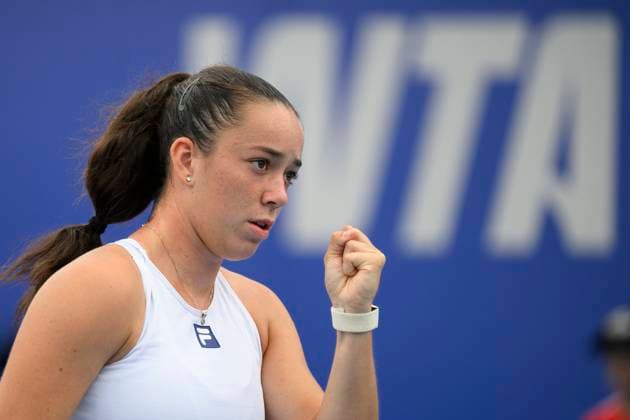 Czech tennis player Tereza Valentova playes against Czech Marie Bouzkova at the WTA, Tennis Damen Livesport Prague Open 2025 women s singles semifinals on the courts of TK Sparta Prague, in Prague, Czech Republic, on July 25, 2025. (CTKxPhoto MichalxKamaryt) CTKPhotoP2025072504853  CTKPhotoP2025072504853