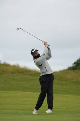 25th July 2025; Dundonald Links, Irvine, Scotland ISPS HANDA Womens Scottish Open Golf Round 2; Kelsey Bennett watches her approach shot fly toward the pin  AlecxBrown