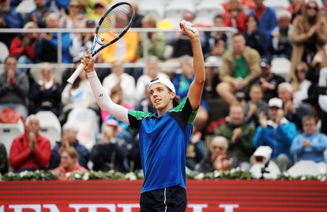 TENNIS - ATP, Tennis Herren Generali Open 2025 KITZBUEHEL,AUSTRIA,25.JUL.25 - TENNIS - ATP World Tour, Generali Open. Image shows the rejoicing of Arthur Cazaux (FRA).  GEPAxpictures xMatthiasxHauer