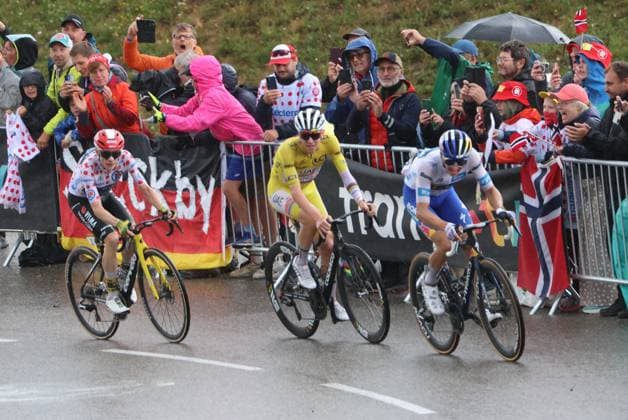 With Germanys best Florian LIPOWITZ re with Slovenias Tadej POGACAR and Denmarks Jonaas VINEGAARD Cycling, stage 19, Tour de France, arrival in La Plagne Road cycling, Tour de France 2025, on 25 07 2025 in , , Source Copyright Credit Oryk HAIST xRADSPORT-TDFx