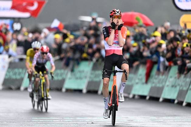 Tour de France 2025 Stage 19 LA PLAGNE, FRANCE - JULY 25 : Arensman Thymen (NED) of INEOS Grenadiers wins, second place for Vingegaard Jonas (DEN) of Team Visma Lease a Bike, third place for Pogacar Tadej (SLO) of UAE Team Emirates during stage 19 of the 112th edition of Tour de France an UCI World Tour 2.UWT cycling road race stage for Men Elite of 130 km with start in Albertville and finish in La Plagne on July 25, 2025 in La Plagne, France, 25 07 2025 ( Motordriver Kenny Verfaillie - La Plagne France  Copyright: xJanxDexMeuleneirx