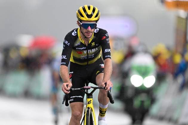 Tour de France 2025 Stage 19 LA PLAGNE, FRANCE - JULY 25 : Yates Simon (GBR) of Team Visma Lease a Bike during stage 19 of the 112th edition of Tour de France an UCI World Tour 2.UWT cycling road race stage for Men Elite of 130 km with start in Albertville and finish in La Plagne on July 25, 2025 in La Plagne, France, 25 07 2025 ( Motordriver Kenny Verfaillie - La Plagne France  Copyright: xJanxDexMeuleneirx