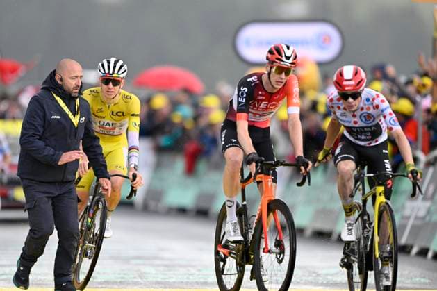Tour de France 2025 Stage 19 LA PLAGNE, FRANCE - JULY 25 : Arensman Thymen (NED) of INEOS Grenadiers wins, second place for Vingegaard Jonas (DEN) of Team Visma Lease a Bike, third place for Pogacar Tadej (SLO) of UAE Team Emirates during stage 19 of the 112th edition of Tour de France an UCI World Tour 2.UWT cycling road race stage for Men Elite of 130 km with start in Albertville and finish in La Plagne on July 25, 2025 in La Plagne, France, 25 07 2025 ( Motordriver Kenny Verfaillie - La Plagne France  Copyright: xJanxDexMeuleneirx