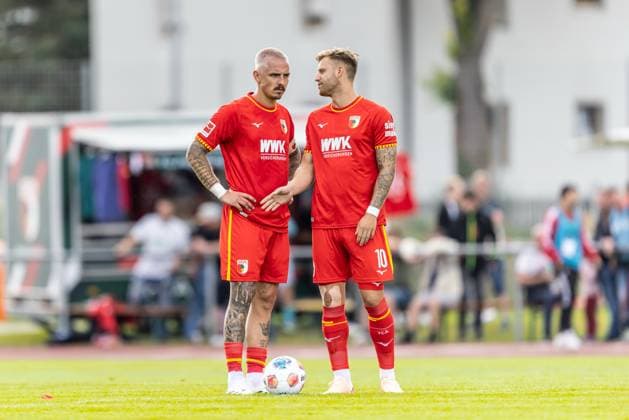 Football, Preparation season 2025 2026, 1 Bundesliga, 3 Liga, Donaustadion Dillingen, Test match friendly, Rot Weiss Essen FC Augsburg, 25 07 2025 25 07 2025, Football, Preparation season 2025 2026, 1 Bundesliga, 3 Liga, Donaustadion Dillingen, Test match friendly, Rot Weiss Essen FC Augsburg, Kick-off 21 Philipp Tietz FC Augsburg , 10 Arne Maier FC Augsburg Photo Lucca Fundel Dillingen Donaustadion Bayern Germany