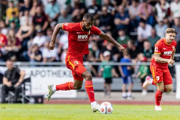 Football, Preparation season 2025 2026, 1 Bundesliga, 3 Liga, Donaustadion Dillingen, Test match friendly, Rot Weiss Essen FC Augsburg, 25 07 2025 25 07 2025, Football, Preparation season 2025 2026, 1 Bundesliga, 3 Liga, Donaustadion Dillingen, Test match friendly, Rot Weiss Essen FC Augsburg, 15 Steve Mounie FC Augsburg Foto Lucca Fundel Dillingen Donaustadion Bayern Germany