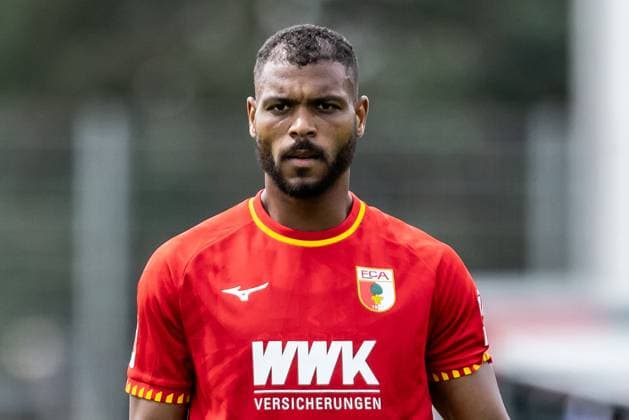 Football, Preparation season 2025 2026, 1 Bundesliga, 3 Liga, Donaustadion Dillingen, Test match friendly, Rot Weiss Essen FC Augsburg, 25 07 2025 25 07 2025, Football, Preparation season 2025 2026, 1 Bundesliga, 3 Liga, Donaustadion Dillingen, Test match friendly, Rot Weiss Essen FC Augsburg, 15 Steve Mounie FC Augsburg Foto Lucca Fundel Dillingen Donaustadion Bayern Germany