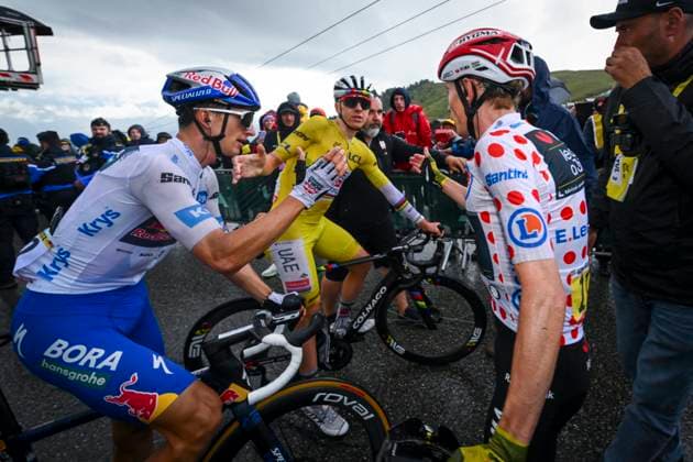 Tour de France 2025 Stage 19 LA PLAGNE, FRANCE - JULY 25 : Lipowitz Florian (GER) of Red Bull BORA - Hansgrohe, Pogacar Tadej (SLO) of UAE Team Emirates - XRG and Vingegaard Jonas (DEN) of Team Visma - Lease a Bike during stage 19 of the 112th edition of Tour de France an UCI World Tour 2.UWT cycling road race stage for Men Elite of 130 km with start in Albertville and finish in La Plagne on July 25, 2025 in La Plagne, France, 25 07 2025 ( Motordriver Kenny Verfaillie - La Plagne France  Copyright: xVincentxKalutx
