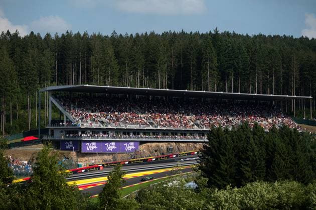 Gabriel Bortoleto Stake F1 Team Kick Sauber, Brazil, 05 in the C45 in Eau Rouge Raidillon, behind him fans on the grandstand, BEL, Formula 1 World Championship, Moet Chandon Grand Prix of Belgium, Circuit de Spa Francorchamps, Sprint Qualifying, 2025 season, 25 07 2025 BEL, Formula 1 World Championship, Moet Chandon Grand Prix of Belgium, Circuit de Spa Francorchamps, Free Practice, 2025 season, 25 07 2025 Spa Francorchamps Copyright: xEibner-Pressefoto Memmlerx EP_MMR