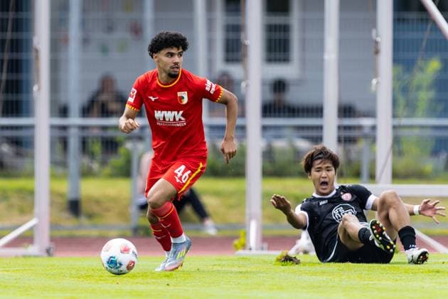 Football, Preparation season 2025 2026, 1 Bundesliga, 3 Liga, Donaustadion Dillingen, Test match friendly, Rot Weiss Essen FC Augsburg, 25 07 2025 25 07 2025, Football, Preparation season 2025 2026, 1 Bundesliga, 3 Liga, Donaustadion Dillingen, Test match friendly, Rot Weiss Essen FC Augsburg, U19 Player 46 Aiman Dardari FC Augsburg , 24 Kaito Mizuta Rot Weiss Essen Photo Lucca Fundel Dillingen Donaustadion Bayern Germany