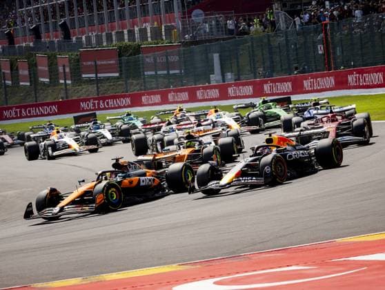 SPA - Oscar Piastri (McLaren) and Max Verstappen (Red Bull Racing) during the start of the sprint race at the Spa-Francorchamps circuit ahead of the Belgian Grand Prix. ANP SEM VAN DER WAL xVIxANPxSportx xxANPxIVx 532245722 originalFilename: 532245722.jpg