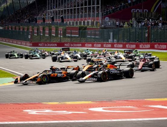 SPA - Oscar Piastri (McLaren) and Max Verstappen (Red Bull Racing) during the start of the sprint race at the Spa-Francorchamps circuit ahead of the Belgian Grand Prix. ANP SEM VAN DER WAL xVIxANPxSportx xxANPxIVx 532246325 originalFilename: 532246325.jpg