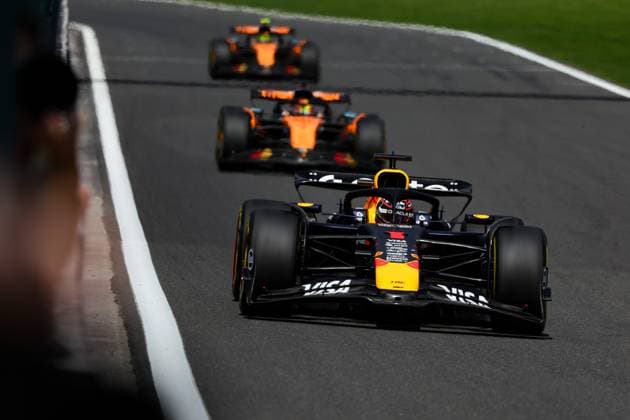 Sport Bilder des Tages F1 - BELGIAN GRAND PRIX 2025 01 VERSTAPPEN Max (nld), Red Bull Racing RB21, action during the 2025 Formula 1 Belgian Grand Prix, 13th round of the 2025 FIA Formula One World Championship, WM, Weltmeisterschaft from July 25 to 27, 2025 on the Circuit de Spa-Francorchamps, in Stavelot, Belgium -  Copyright: xFLORENTxGOODENx