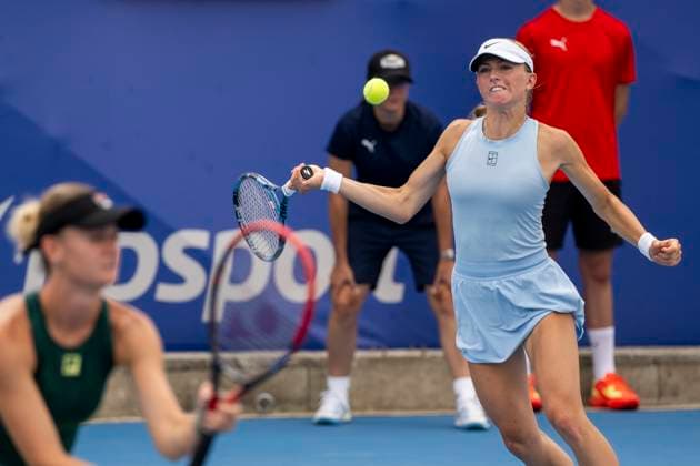 Czech tennis players Laura Samson (right) and Lucie Havlickova play against Nadiia Kichenok of Ukraine and Makoto Ninomiya of Japan at the WTA, Tennis Damen Livesport Prague Open 2025 women s doubles final on the courts of TK Sparta Prague, in Prague, Czech Republic, on July 26, 2025. (CTKxPhoto OndrejxDeml) CTKPhotoP2025072602781  CTKPhotoP2025072602781
