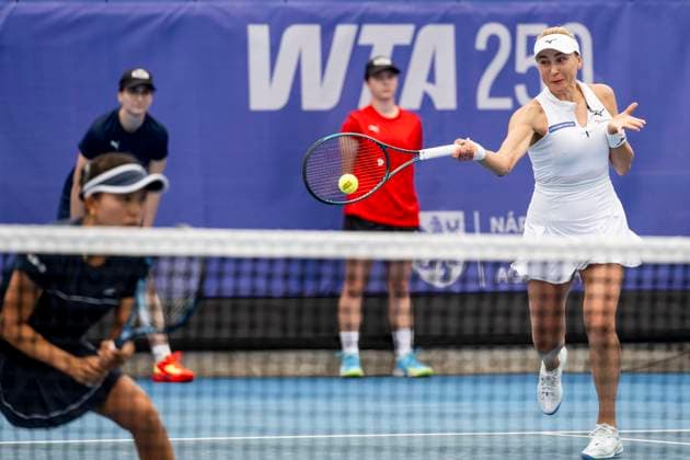 Nadiia Kichenok of Ukraine (right) and Makoto Ninomiya of Japan play against Czech tennis players Laura Samson and Lucie Havlickova at the WTA, Tennis Damen Livesport Prague Open 2025 women s doubles final on the courts of TK Sparta Prague, in Prague, Czech Republic, on July 26, 2025. (CTKxPhoto OndrejxDeml) CTKPhotoP2025072603121  CTKPhotoP2025072603121