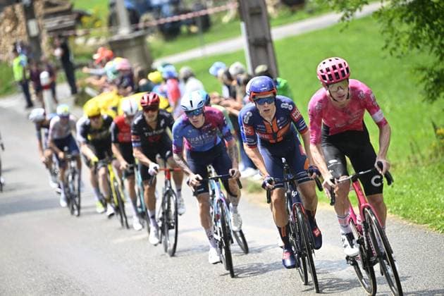 Tour de France 2025 Stage 20 PONTARLIER, FRANCE - JULY 26 : Rider of Team Picnic PostNL in action during stage 20 of the 112th edition of Tour de France an UCI World Tour 2.UWT cycling road race stage for Men Elite of 185 km with start in Nantua and finish in Pontarlier on July 26, 2025 in Pontarlier, France, 26 07 2025 ( Motordriver Kenny Verfaillie - Pontarlier France  Copyright: xJasperxJacobsx
