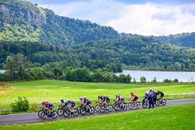 Tour de France 2025 Stage 20 PONTARLIER, FRANCE - JULY 26 : Illustration picture of the chasing group during stage 20 of the 112th edition of Tour de France an UCI World Tour 2.UWT cycling road race stage for Men Elite of 185 km with start in Nantua and finish in Pontarlier on July 26, 2025 in Pontarlier, France, 26 07 2025 ( Motordriver Kenny Verfaillie - Pontarlier France  Copyright: xJasperxJacobsx
