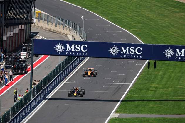 F1 Grand Prix Of Belgium - SPRINT Max Verstappen of the Netherlands driving the race car no 1 the RB21 with a Honda RBPT power unit engine of Oracle Red Bull Racing Formula 1 team followed by Oscar Piastri of Australia driving the McLaren No81 car, on track during Sprint qualifying ahead of the F1 Grand Prix of Belgium at Circuit de Spa-Francorchamps in Belgium on July 26, 2025 Spa Belgium  Copyright: xNicolasxEconomoux originalFilename:economou-notitle250726_npi0j.jpg