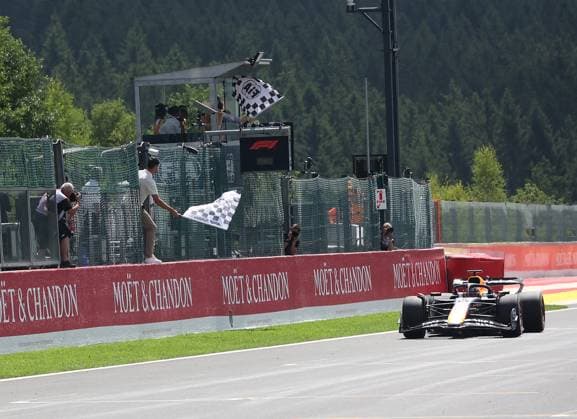 26 07 2025, Circuit de Spa Francorchamps, Spa Franchorchamps, FORMULA 1 MOET CHANDON BELGIAN GRAND PRIX 2025 , in the picture crossing the finish line of the winner Max Verstappen NLD , Oracle Red Bull Racing Photo by Alessandro Martellotta Hasan Bratic DeFodi Images