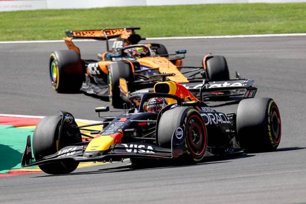 Foto IPP Enrico Schiavi Spa-Francorchamps 26-07-2025 Formula 1 - F1 Gran Premio del Belgio 2025 Sprint Race nella foto: Max Verstappen - Red Bull Racing precede Oscar Piastri - McLaren Spa-Francorchamps italy BELGIO ITALY  Copyright: xR4924_italyphotopressx