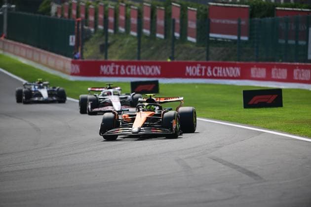 F1 Grand Prix of Belgium - Sprint & Qualifying Lando Norris of the McLaren F1 Team runs during the sprint race of the Belgian GP, the 15th round of the Formula 1 World Championship, WM, Weltmeisterschaft at the Spa-Francorchamps Circuit in Malmedy, Wallonia, Belgium, on July 26, 2025. Malmedy Vallonia Belgium  Copyright: xAndreaxDiodatox originalFilename:diodato-formula1250726_np6sT.jpg