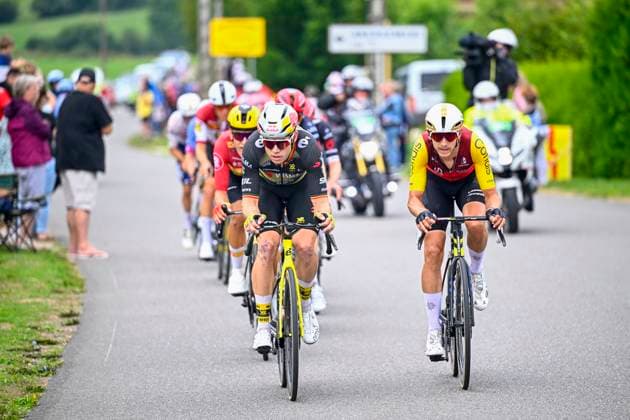 Tour de France 2025 Stage 20 PONTARLIER, FRANCE - JULY 26 : Van Aert Wout (BEL) of Team Visma - Lease a Bike in action during stage 20 of the 112th edition of Tour de France an UCI World Tour 2.UWT cycling road race stage for Men Elite of 185 km with start in Nantua and finish in Pontarlier on July 26, 2025 in Pontarlier, France, 26 07 2025 ( Motordriver Kenny Verfaillie - Pontarlier France  Copyright: xJasperxJacobsx