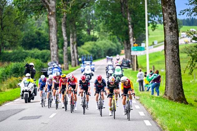 Tour de France 2025 Stage 20 PONTARLIER, FRANCE - JULY 26 : Van Aert Wout (BEL) of Team Visma - Lease a Bike, Tudor Pro Cycling Team in action during stage 20 of the 112th edition of Tour de France an UCI World Tour 2.UWT cycling road race stage for Men Elite of 185 km with start in Nantua and finish in Pontarlier on July 26, 2025 in Pontarlier, France, 26 07 2025 ( Motordriver Kenny Verfaillie - Pontarlier France  Copyright: xJasperxJacobsx