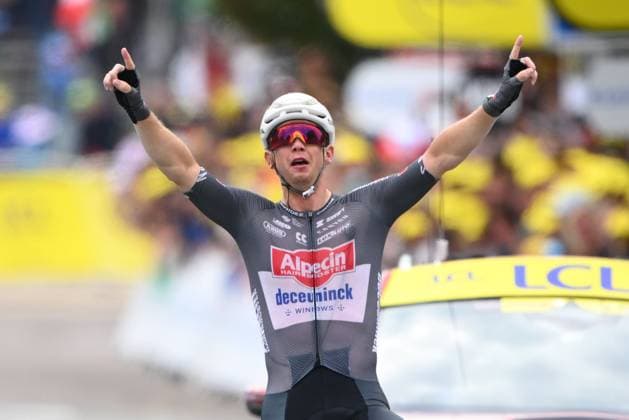 Tour de France 2025 Stage 20 PONTARLIER, FRANCE - JULY 26 : Groves Kaden (AUS) of Alpecin-Deceuninck celebrating his victory during stage 20 of the 112th edition of Tour de France an UCI World Tour 2.UWT cycling road race stage for Men Elite of 185 km with start in Nantua and finish in Pontarlier on July 26, 2025 in Pontarlier, France, 26 07 2025 ( Motordriver Kenny Verfaillie - Pontarlier France  Copyright: xVincentxKalutx