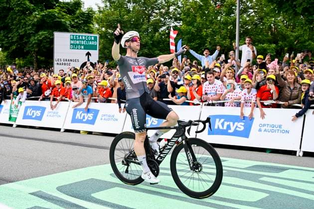 Tour de France 2025 Stage 20 PONTARLIER, FRANCE - JULY 26 : Groves Kaden (AUS) of Alpecin-Deceuninck celebrating his victory during stage 20 of the 112th edition of Tour de France an UCI World Tour 2.UWT cycling road race stage for Men Elite of 185 km with start in Nantua and finish in Pontarlier on July 26, 2025 in Pontarlier, France, 26 07 2025 ( Motordriver Kenny Verfaillie - Pontarlier France  Copyright: xJanxDexMeuleneirx