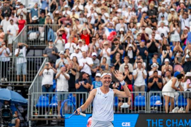 Czech tennis player Marie Bouzkova won the match against Czech Linda Noskova at the WTA, Tennis Damen Livesport Prague Open 2025 women s singles final on the courts of TK Sparta Prague, in Prague, Czech Republic, on July 26, 2025. (CTKxPhoto OndrejxDeml) CTKPhotoP2025072604148  CTKPhotoP2025072604148