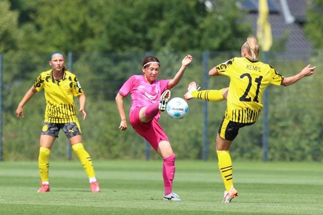 Football, Women, Test match, Borussia Dortmund - Cerezo Osaka