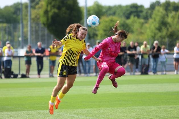 26 07 2025, Football, Women, Test match, Season 2025 2026, Borussia Dortmund vs Cerezo Osaka at BVB Hohenbuschei Football Park in Dortmund Germany Yasu Woehrn Borussia Dortmund, 26 , Tomo Cerezo Osaka, 8 Dortmund Football Park BVB Hohenbuschei North Rhine-Westphalia Germany FZ