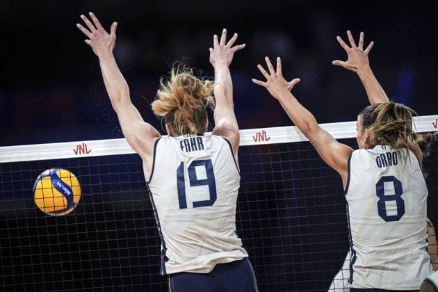 Italy v Poland - FIVB Volleyball Nations League (VNL) LODZ, POLAND - JULY 26: Sarah Luisa Fahr (19) and Alessia Orro (8) of Italy in action during the FIVB Volleyball Nations League (VNL) semi-final match against Italy at Atlas Arena in Lodz, Poland, on July 26, 2025. Beyza Comert Anadolu Lodz Poland. Editorial use only. Please get in touch for any other usage.  Copyright: x2025xAnadoluxBeyzaxComertx