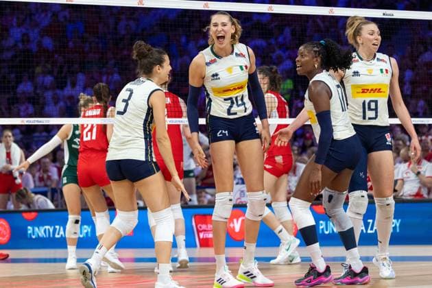 Italy - Poland 26.07.2025 Lodz, Poland, women s Volleyball Nations League 2025, final round finals semifinals, game ( match ) Italy - Poland; (siatkowka, Liga Narodow kobiet, polfinal , runda finalowa Wlochy - Polska) image shows: Carlotta Cambi (L) Ekaterina Antropova (2L) Myriam Fatime Sylia (2R) Sarah Luisa Fahr (R) photo Katarzyna Plewczynska Fotostyk Copyright: xKatarzynaxPlewczynskax 20250726FCTKP285