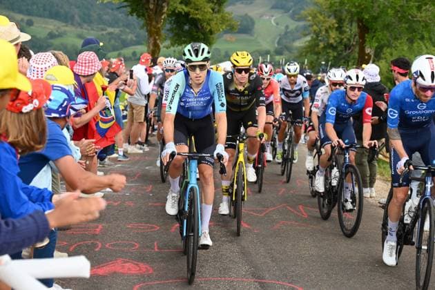 Passage du Tour de France, Thézy, 26 juillet 2025. PHOTOPQR LE PROGRES Philippe TRIAS - 26 07 2025 - Passage du Tour de France, Thézy, 26 juillet 2025. -20e étape du tour de France, Nantua Pontarlier en passant par le département du Jura. Passage du tour de France dans la côte de Thézy. A gauche, le régional de l étape, Clément Berthet. - The 112th edition of the Tour de France starts on Saturday 5 July in Lille, France, and will finish in Paris, France on the 27th of July. stage 20 of the 2025 Tour de France cycling race, from Nantua to Montpellier (185km), on Saturday 26 July 2025 in France Jura Franche-Comté France Copyright: xPHOTOPQR LExPROGRES MAXPPPxPhilippexTRIASx 20250726LPL5370 20250726LPL5370
