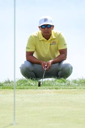July 26th, 2025: Kurt Kitayama of the United States lines up his putt on the 18th during the third round of the 3M Open 2025 at TPC Twin Cities on July 26th, 2025 in Blaine, Minnesota. -CSM Blaine USA - ZUMAc04_ 20250726_zma_c04_053 Copyright: xStevenxGarciax