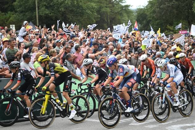 1 er étape du tour de france femmes PHOTOPQR LE TELEGRAMME Nicolas Creach ; ; 26 07 2025 ; Cyclisme Saison 2025 26 juillet 2025 1 er étape du tour de france femmes Vannes - Plumelec Le passage du peloton dans la montée de Cadoudal Photos Nicolas Créach - The Grand Départ of the 4th edition of the Women’s Tour de France was given this Saturday, July 26, 2025, from Vannes. France  Copyright: xPHOTOPQR LExTELEGRAMME MAXPPPxNicolasxCreachx 20250726TGB5609 20250726TGB5609