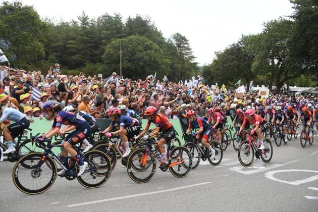 1 er étape du tour de france femmes PHOTOPQR LE TELEGRAMME Nicolas Creach ; ; 26 07 2025 ; Cyclisme Saison 2025 26 juillet 2025 1 er étape du tour de france femmes Vannes - Plumelec Le passage du peloton dans la montée de Cadoudal Photos Nicolas Créach - The Grand Départ of the 4th edition of the Women’s Tour de France was given this Saturday, July 26, 2025, from Vannes. France  Copyright: xPHOTOPQR LExTELEGRAMME MAXPPPxNicolasxCreachx 20250726TGB5612 20250726TGB5612