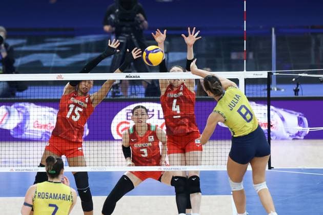 LODZ 26.07.2025 SIATKOWKA KOBIET POLFINAL LIGA NARODOW MECZ : JAPONIA - BRAZYLIA WOMEN™S VOLLEYBALL VNL NATIONS LEAGUE SEMIFINALS MATCH : JAPAN - BRASIL NZ AIRI MIYABE HARUYO SHIMAMURA MAYU ISHIKAWA JULIA GAMBATTO KUDIESS FOT. WERONIKA KRZEMINSKA - POLEC ARENA AKCJI NEWSPIX.PL --- newspix.pl 